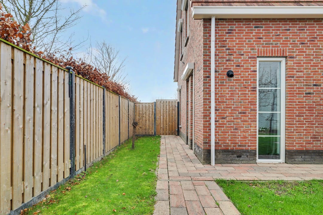 Spacious and Sustainable Detached Family Home with Modern Comforts — 41
