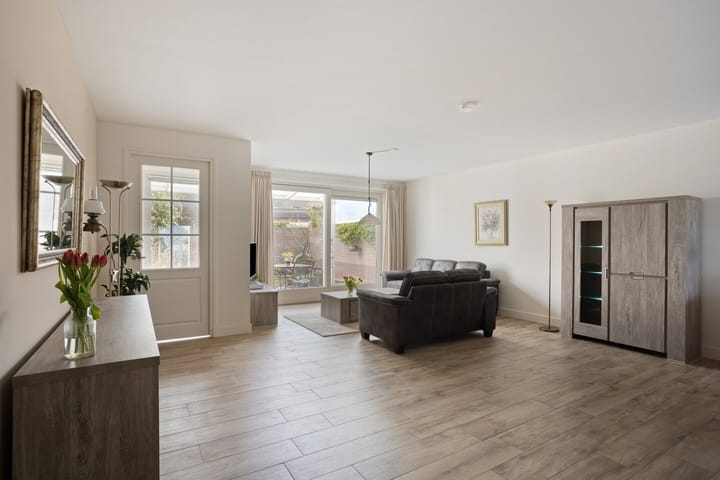 Foto 2 van Den Elding 1-B