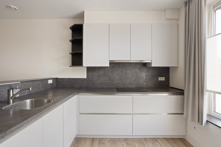 Foto 3 van Den Elding 1-B