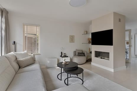 Ravensbeek 8 secondary image