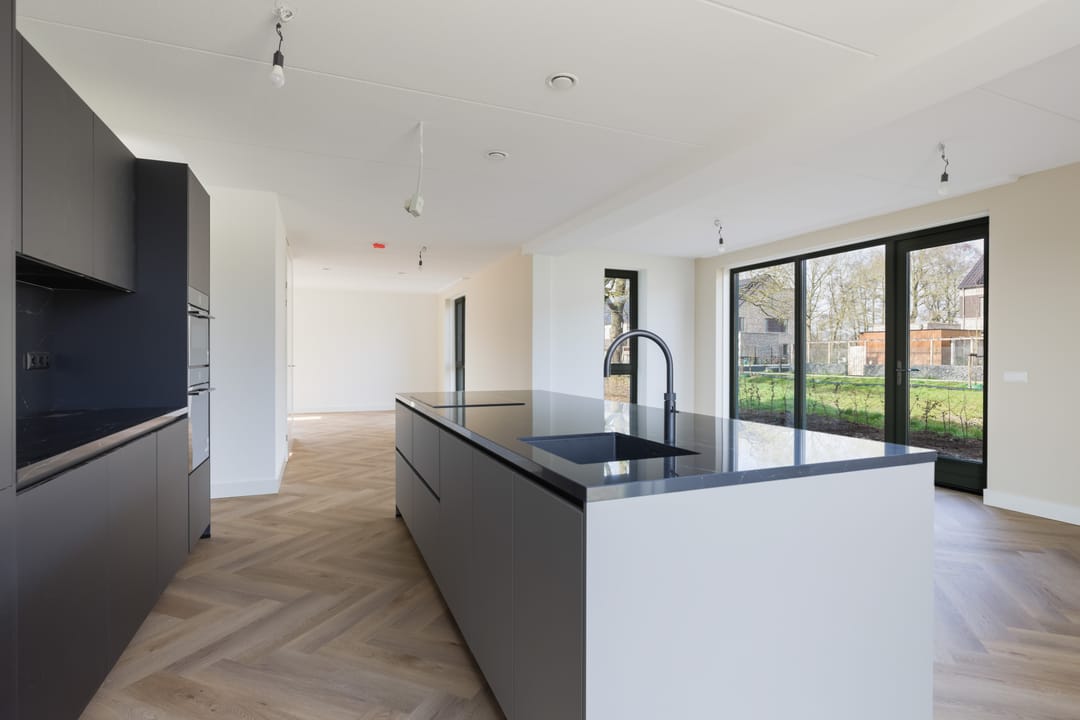 Photo 8 of Teunisbloem 13