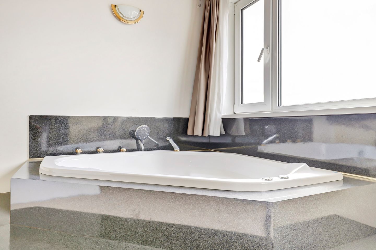 Foto 29 van 1e Nieuwstraat 19