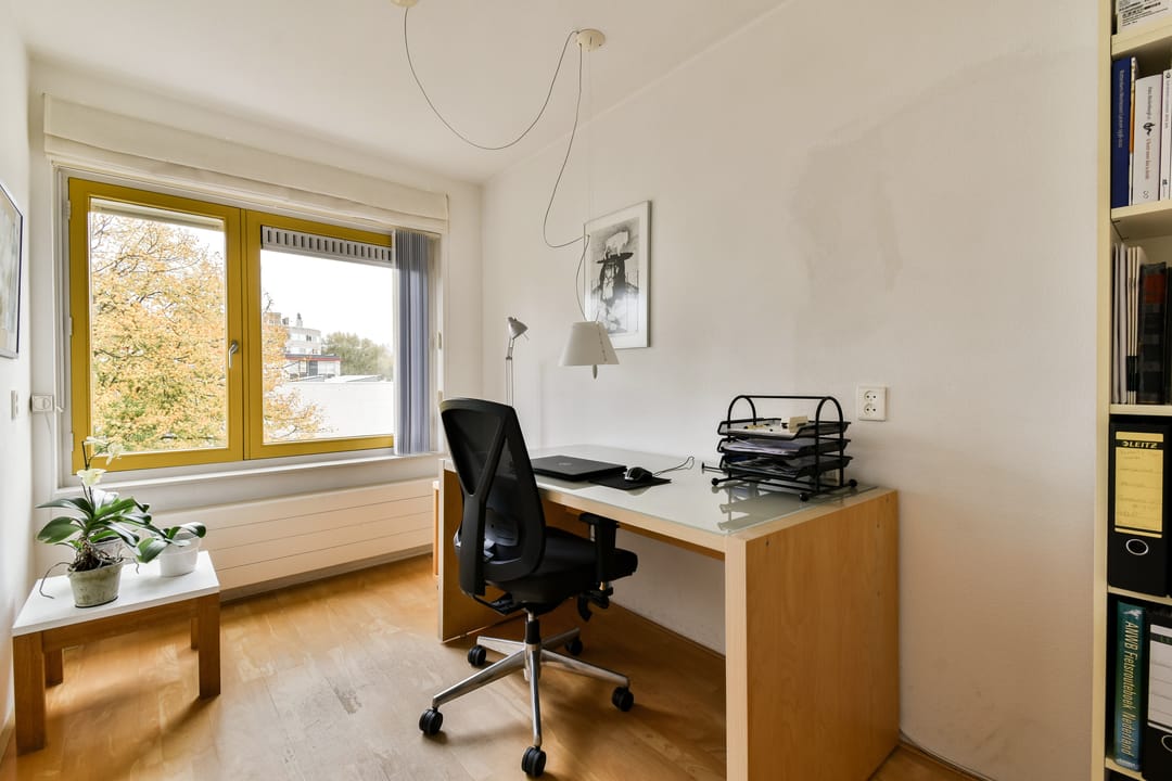 Spacious Family Home with Garage near Vlaardingse Vaart — 25