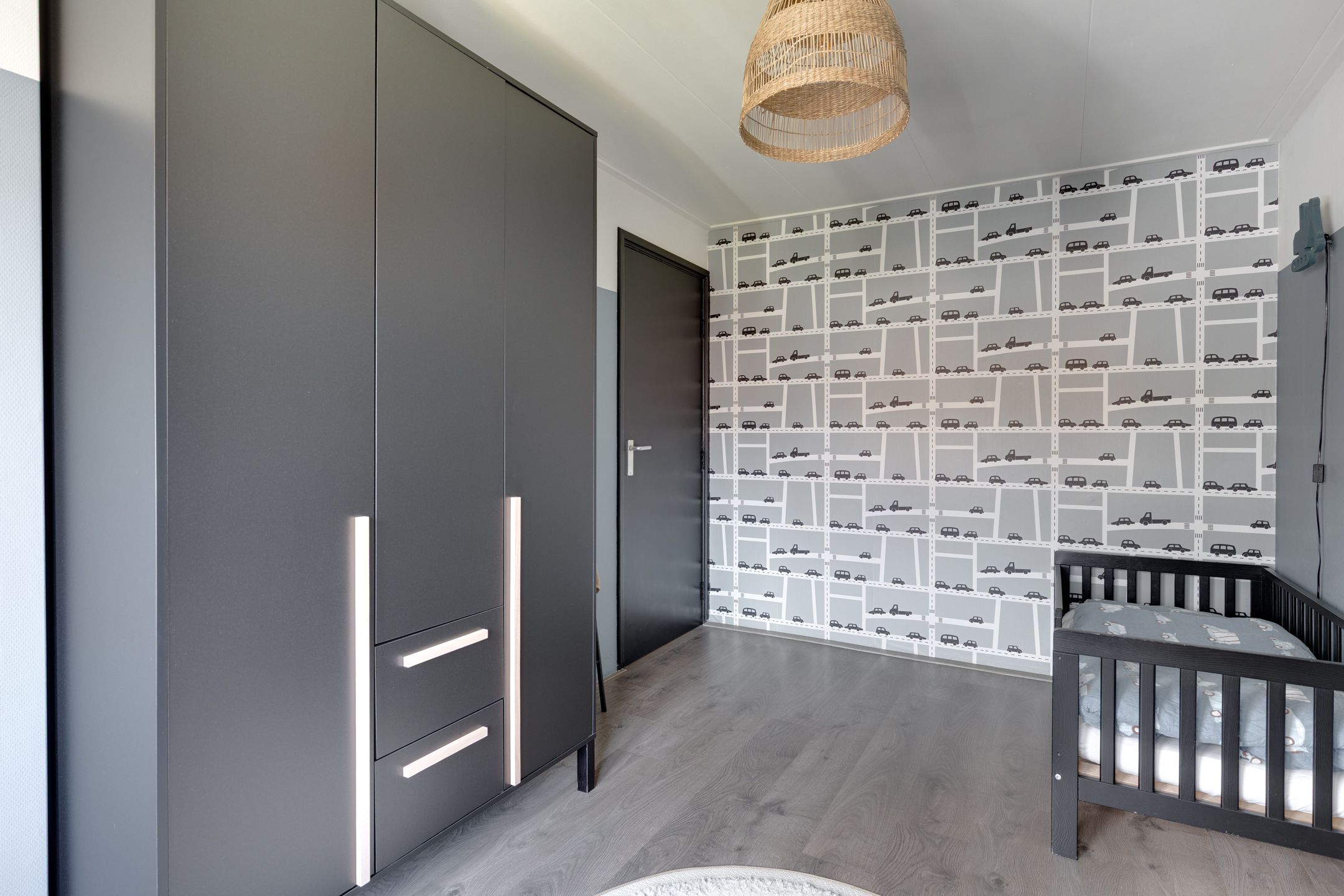 Photo 36 of Surinamestraat 6