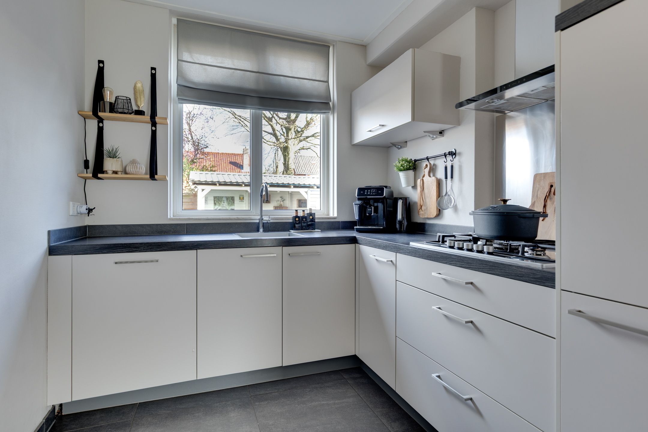 Photo 21 of Surinamestraat 6