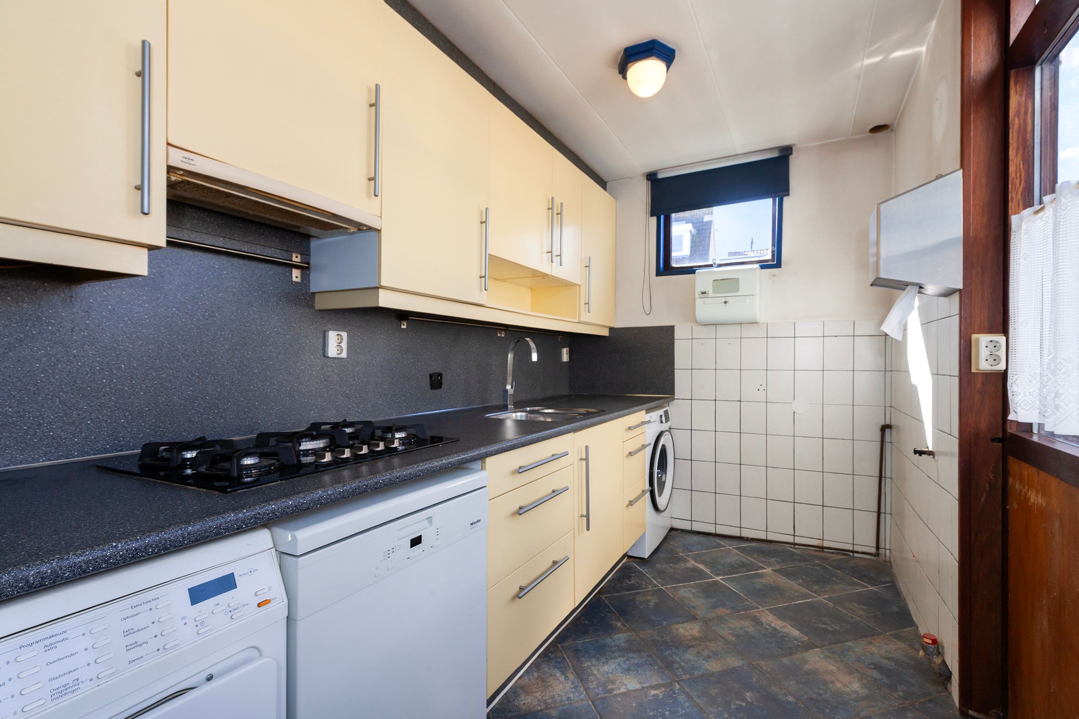 Photo 9 of Floris Schoutenstraat 18