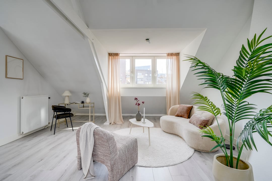Move-in ready loft with roof terrace and character in top Utrecht location — 14