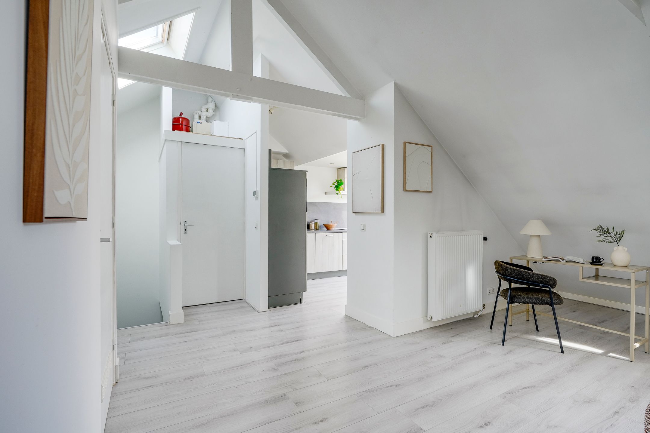 Move-in ready loft with roof terrace and character in top Utrecht location — 15