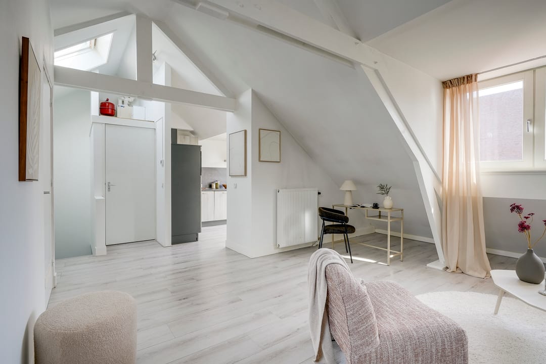 Move-in ready loft with roof terrace and character in top Utrecht location — 13