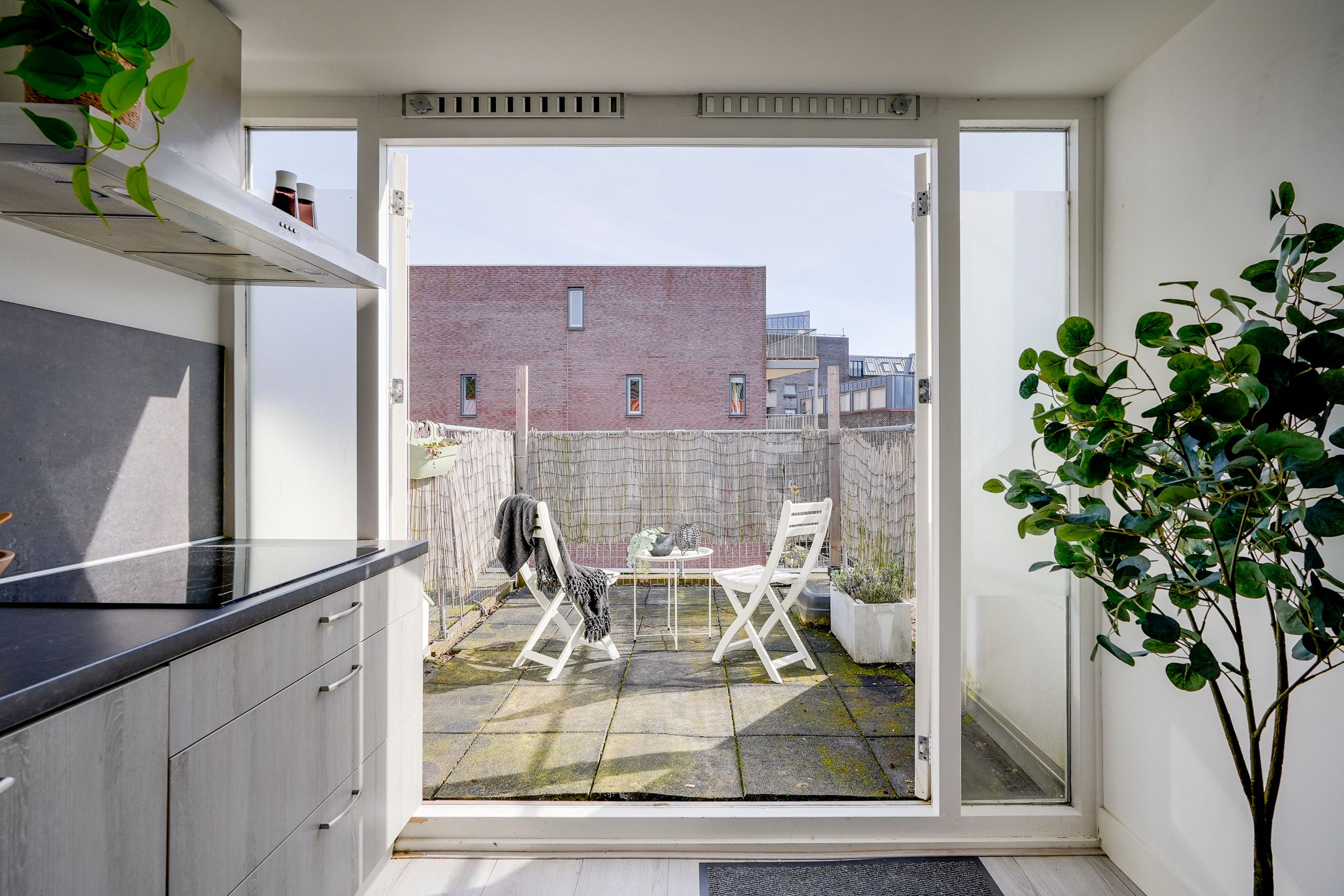Move-in ready loft with roof terrace and character in top Utrecht location — 24