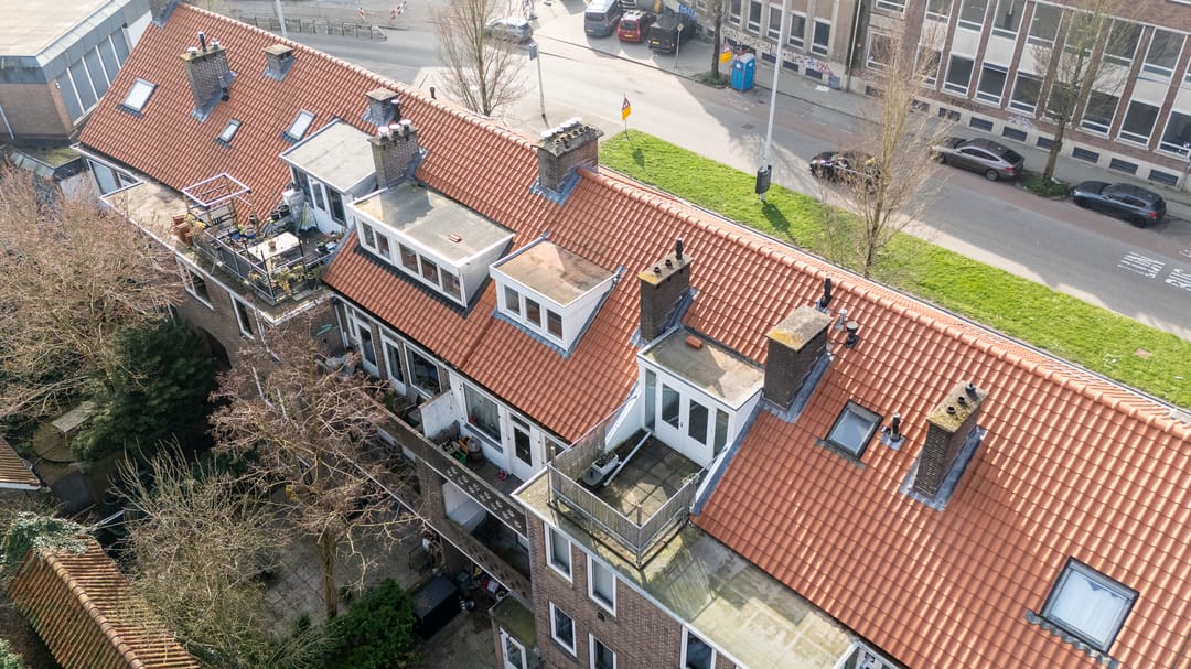 Move-in ready loft with roof terrace and character in top Utrecht location — 29