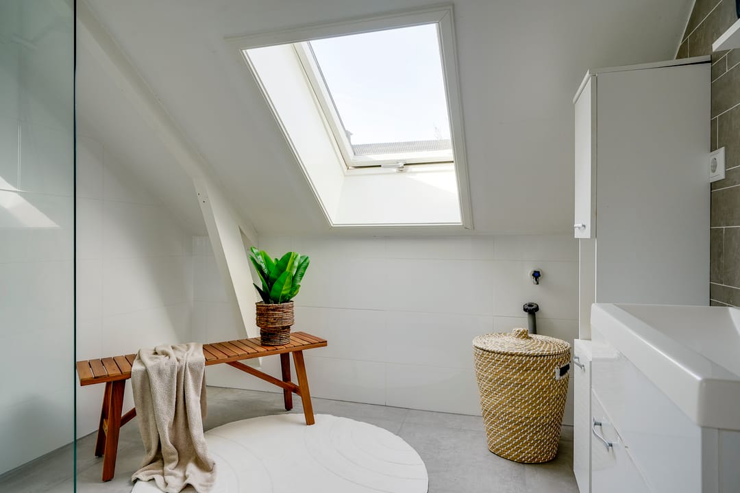 Move-in ready loft with roof terrace and character in top Utrecht location — 34