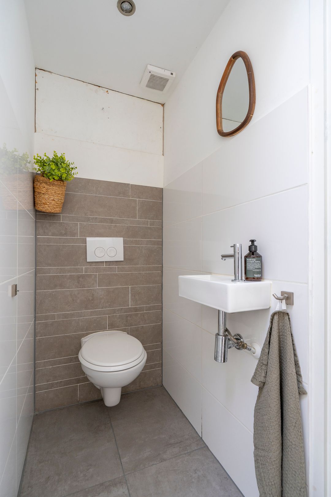 Move-in ready loft with roof terrace and character in top Utrecht location — 38