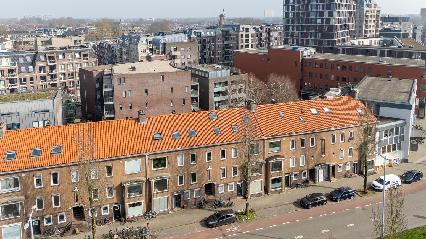 Move-in ready loft with roof terrace and character in top Utrecht location — 41