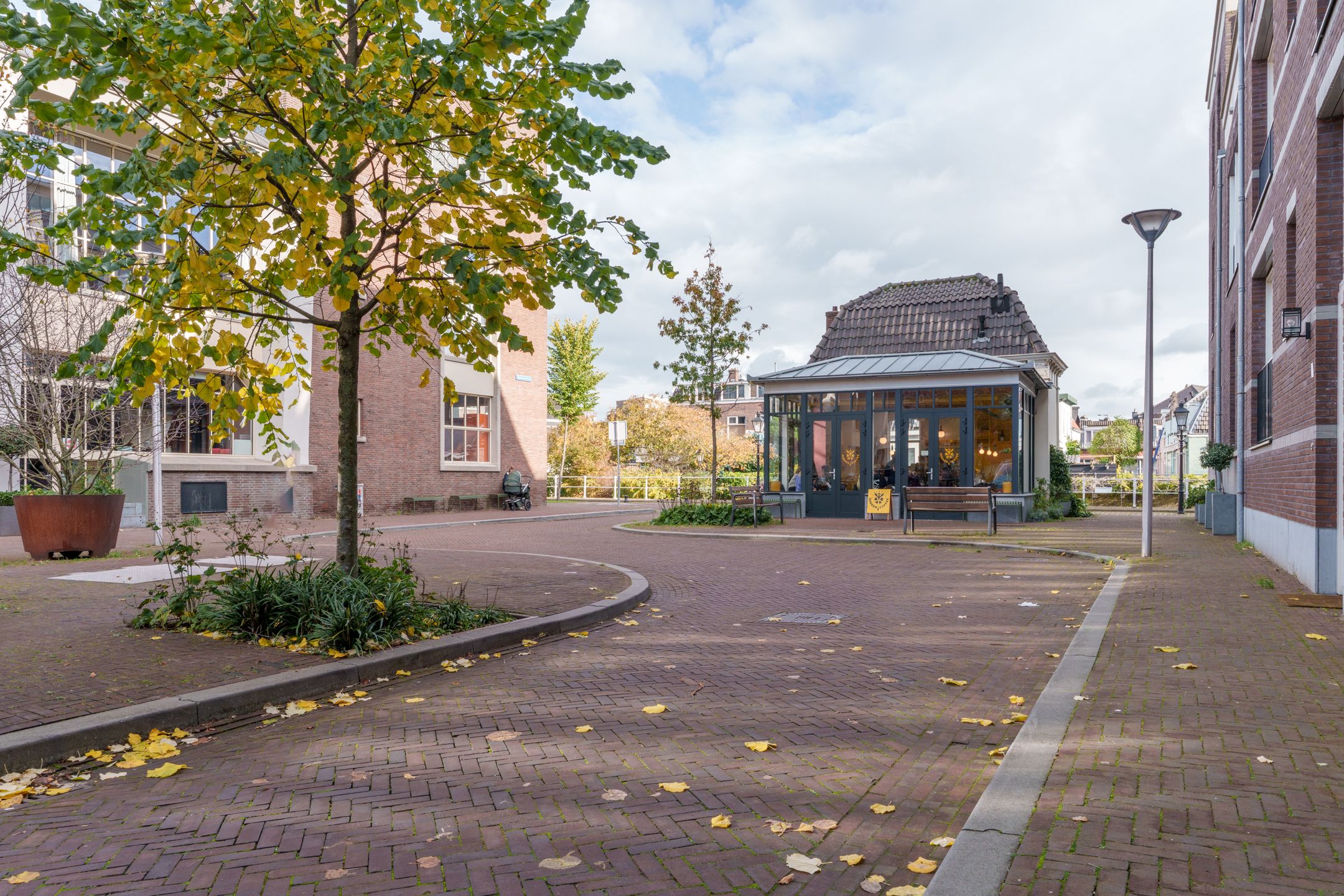 Move-in ready loft with roof terrace and character in top Utrecht location — 45