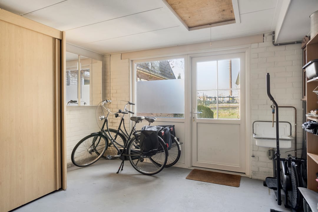 Photo 31 of Spoorstraat 9