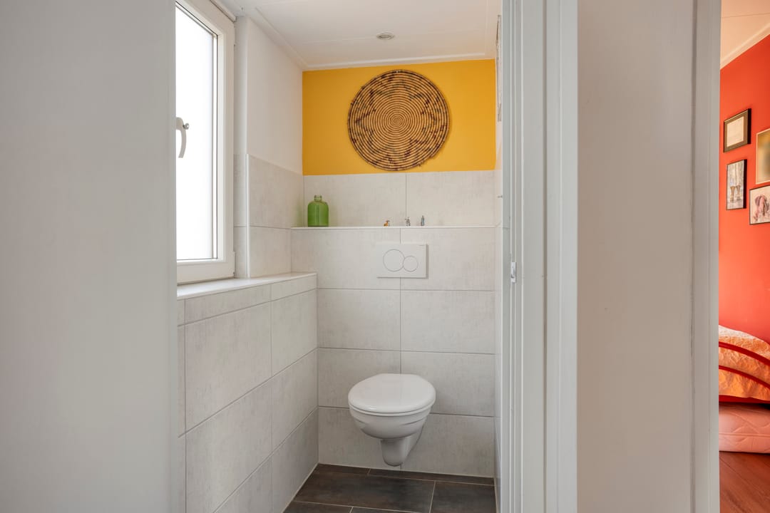 Photo 38 of Spoorstraat 9