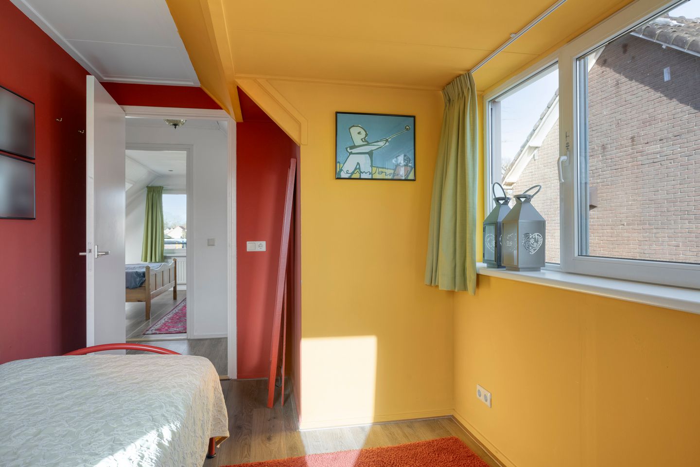 Photo 40 of Spoorstraat 9