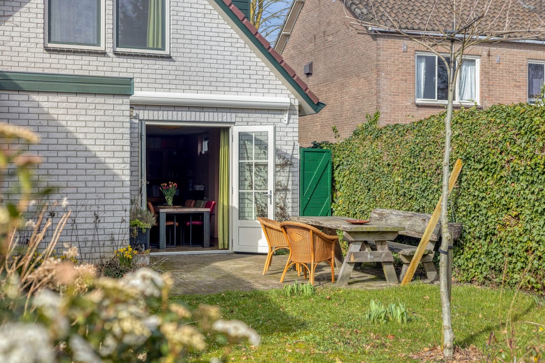 Photo 46 of Spoorstraat 9