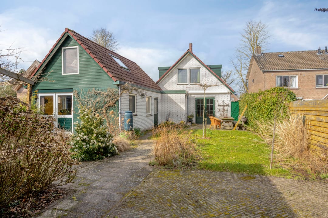 Photo 47 of Spoorstraat 9