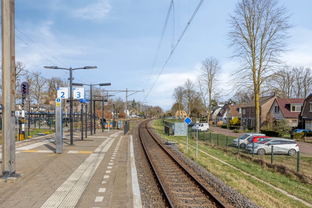 Photo 52 of Spoorstraat 9