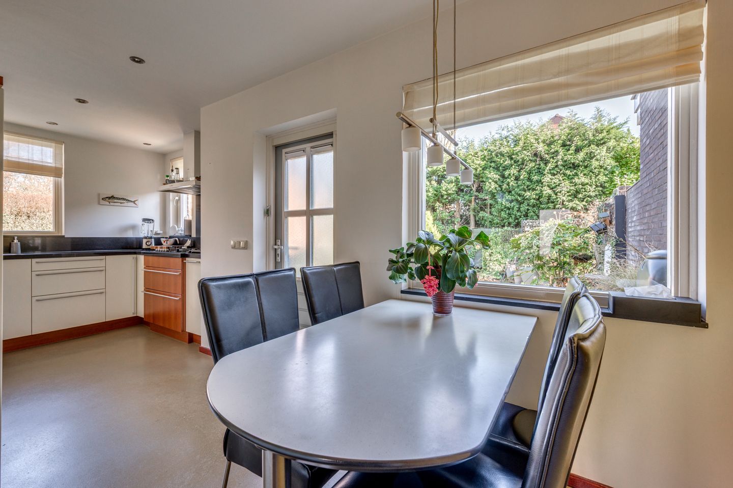 Spacious linked detached home with 4 bedrooms and large garden in Venlo 't Ven — 19