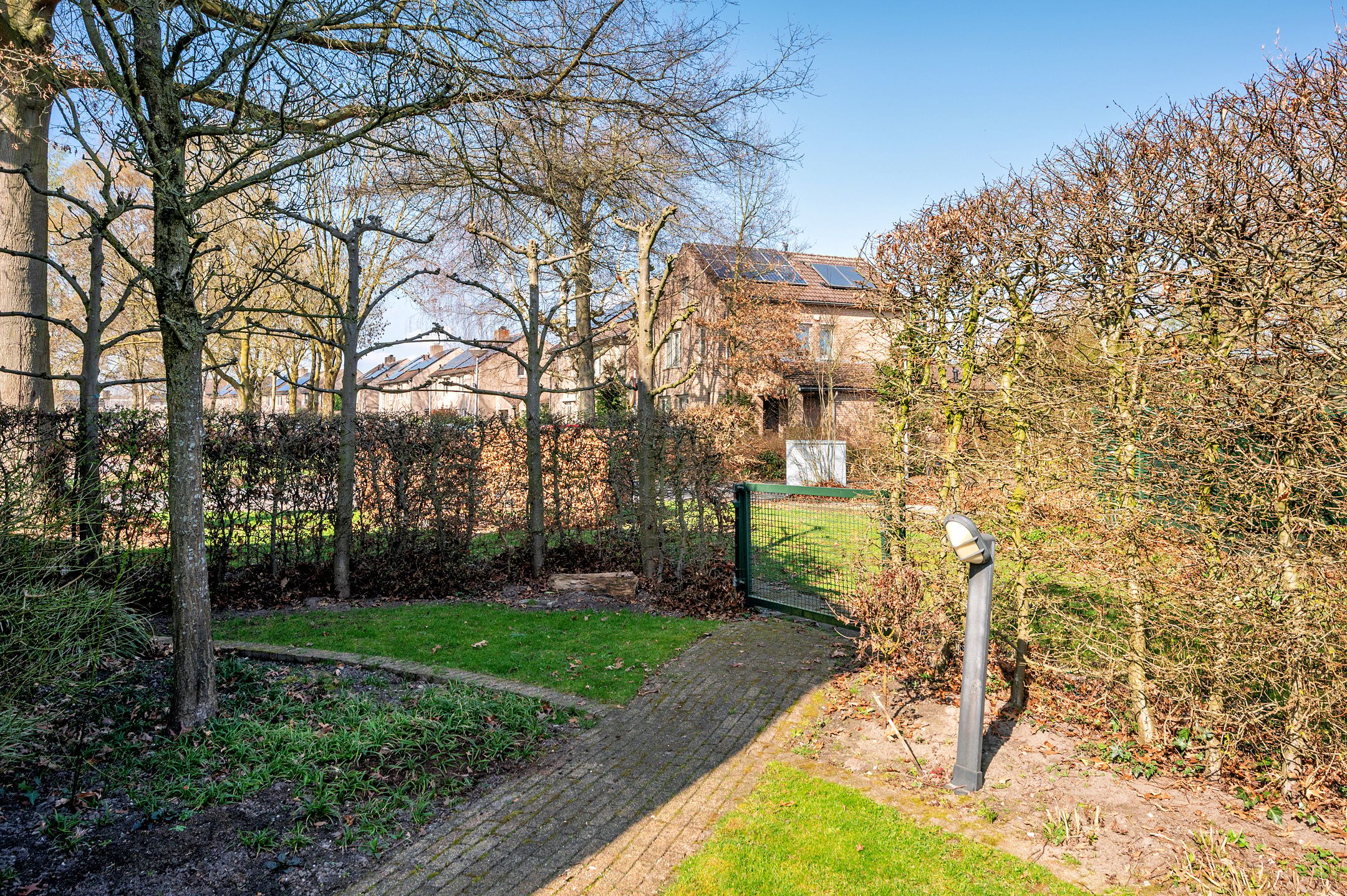 Spacious linked detached home with 4 bedrooms and large garden in Venlo 't Ven — 42