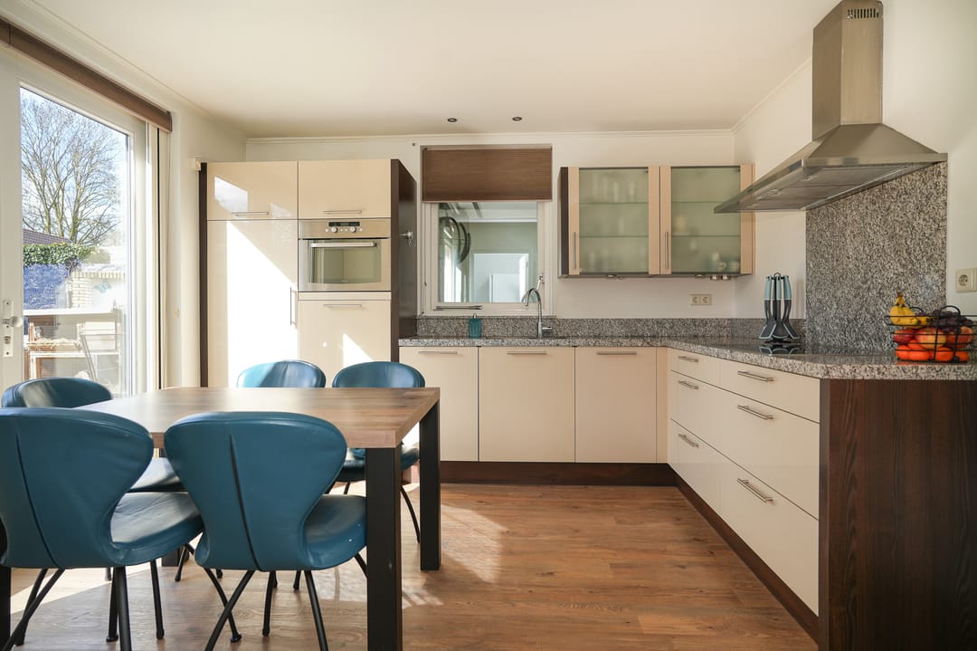 Spacious detached home with outbuilding and southwest facing garden in Maasbommel — 11