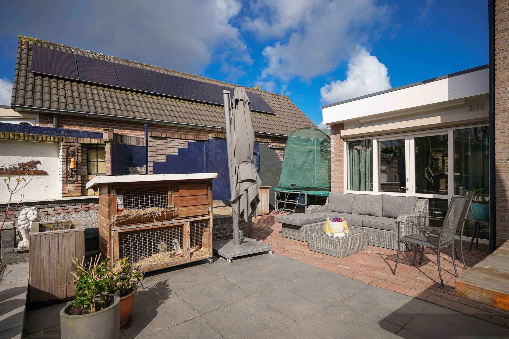 Spacious detached home with outbuilding and southwest facing garden in Maasbommel — 37