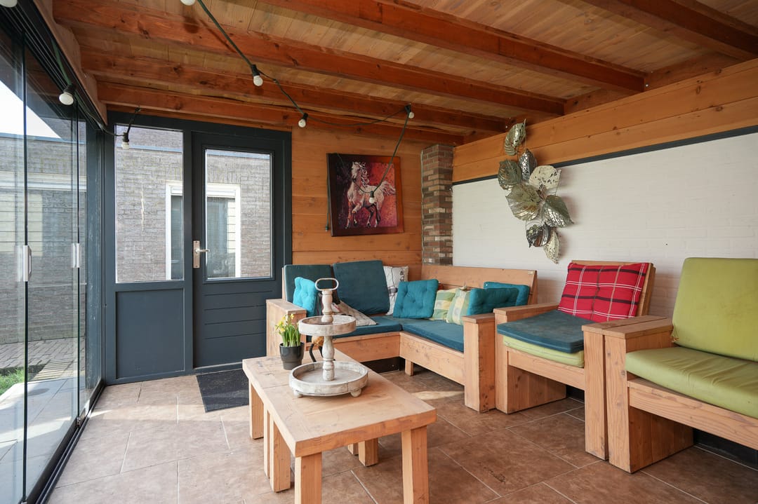 Spacious detached home with outbuilding and southwest facing garden in Maasbommel — 39