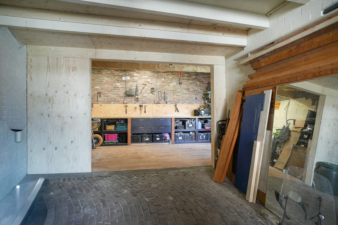 Spacious detached home with outbuilding and southwest facing garden in Maasbommel — 43