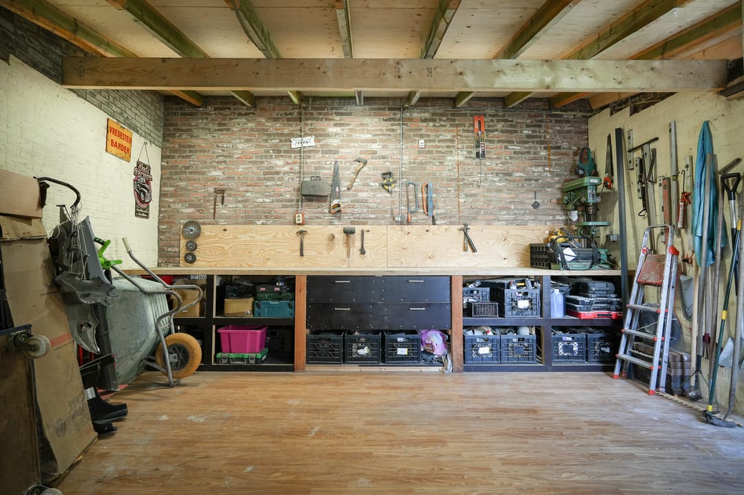 Spacious detached home with outbuilding and southwest facing garden in Maasbommel — 44