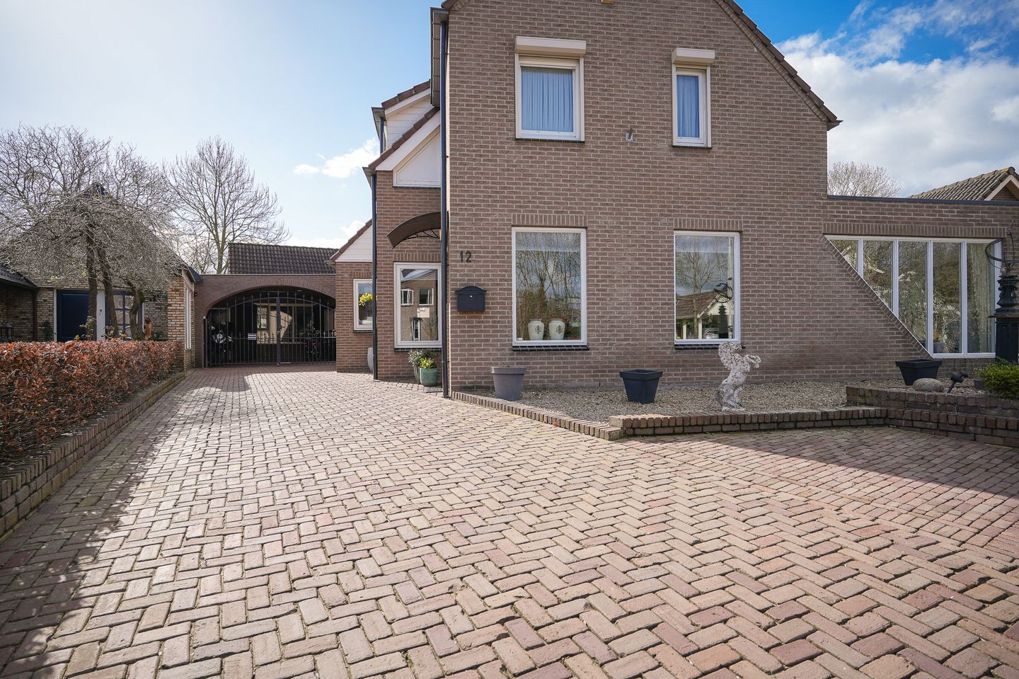 Spacious detached home with outbuilding and southwest facing garden in Maasbommel — 47