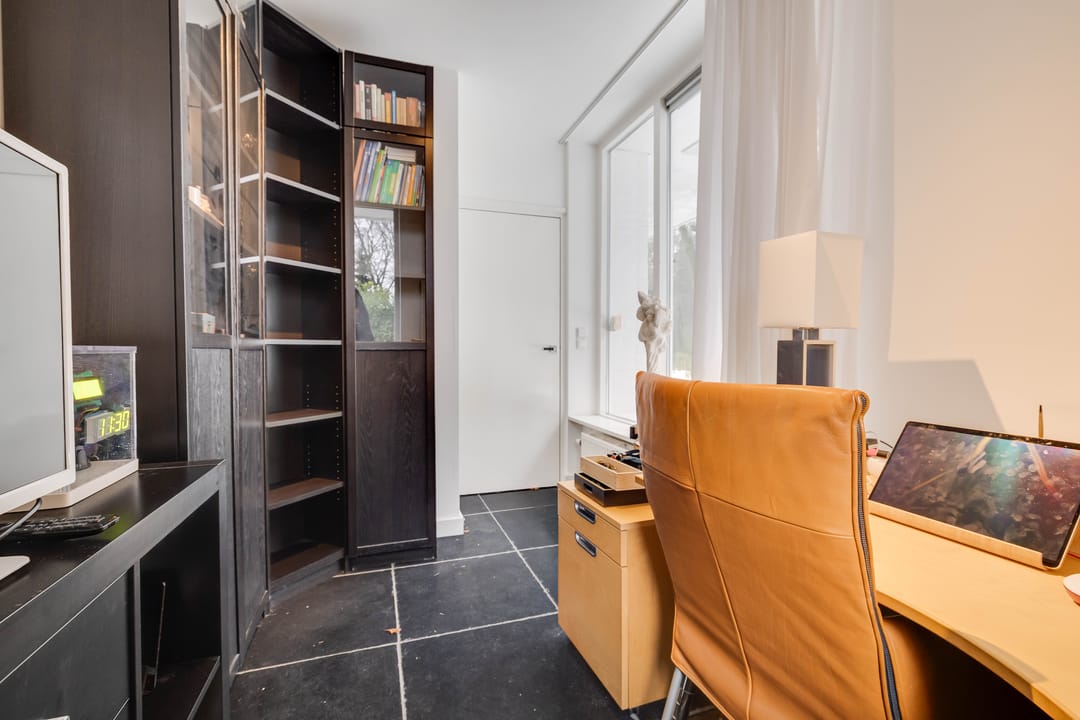 Spacious detached villa with heated swimming pool on large private plot in Heerde — 17