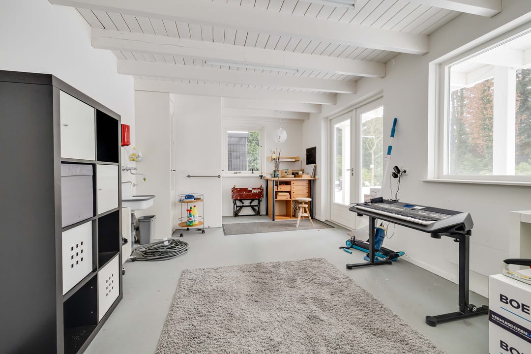 Spacious detached villa with heated swimming pool on large private plot in Heerde — 31