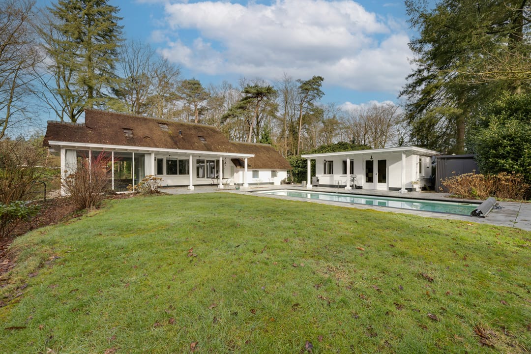 Spacious detached villa with heated swimming pool on large private plot in Heerde — 35