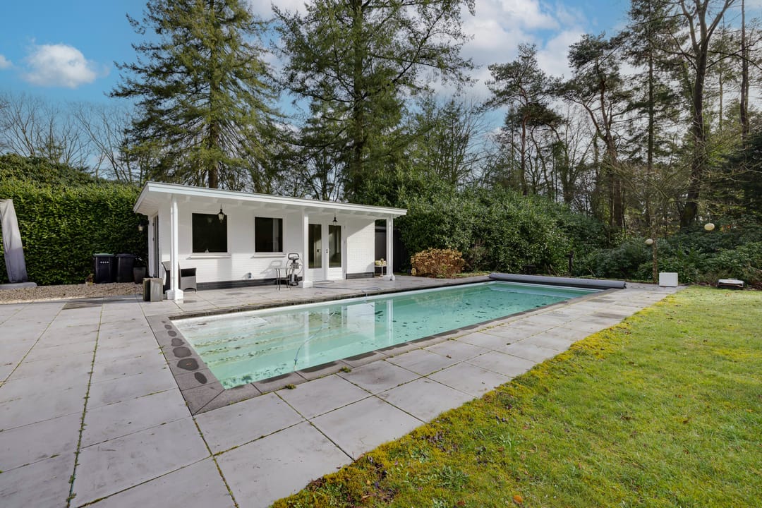 Spacious detached villa with heated swimming pool on large private plot in Heerde — 37