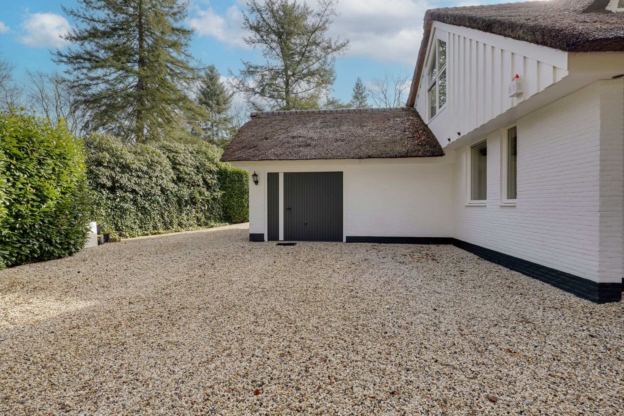 Spacious detached villa with heated swimming pool on large private plot in Heerde — 42