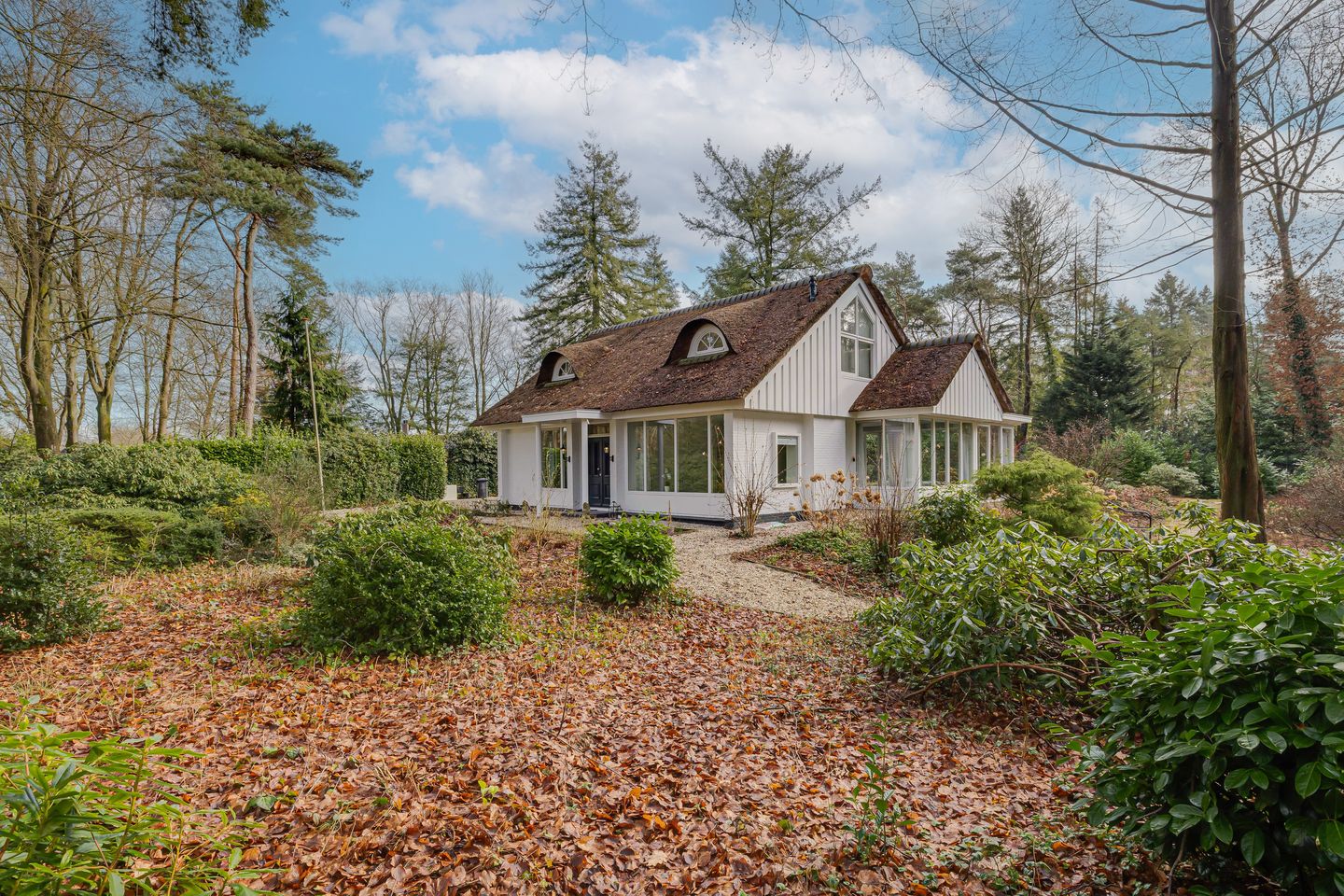 Spacious detached villa with heated swimming pool on large private plot in Heerde — 43