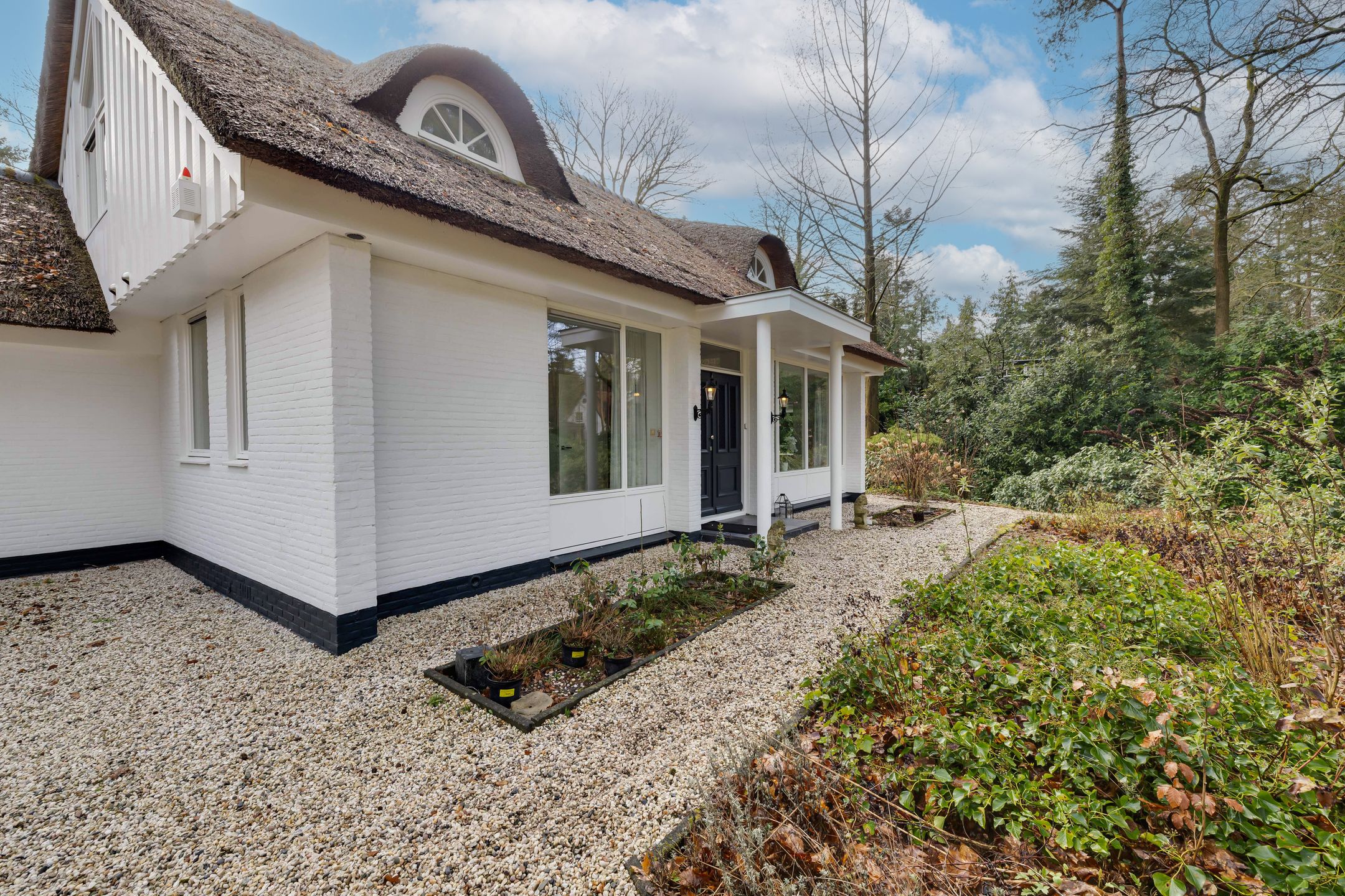 Spacious detached villa with heated swimming pool on large private plot in Heerde — 45