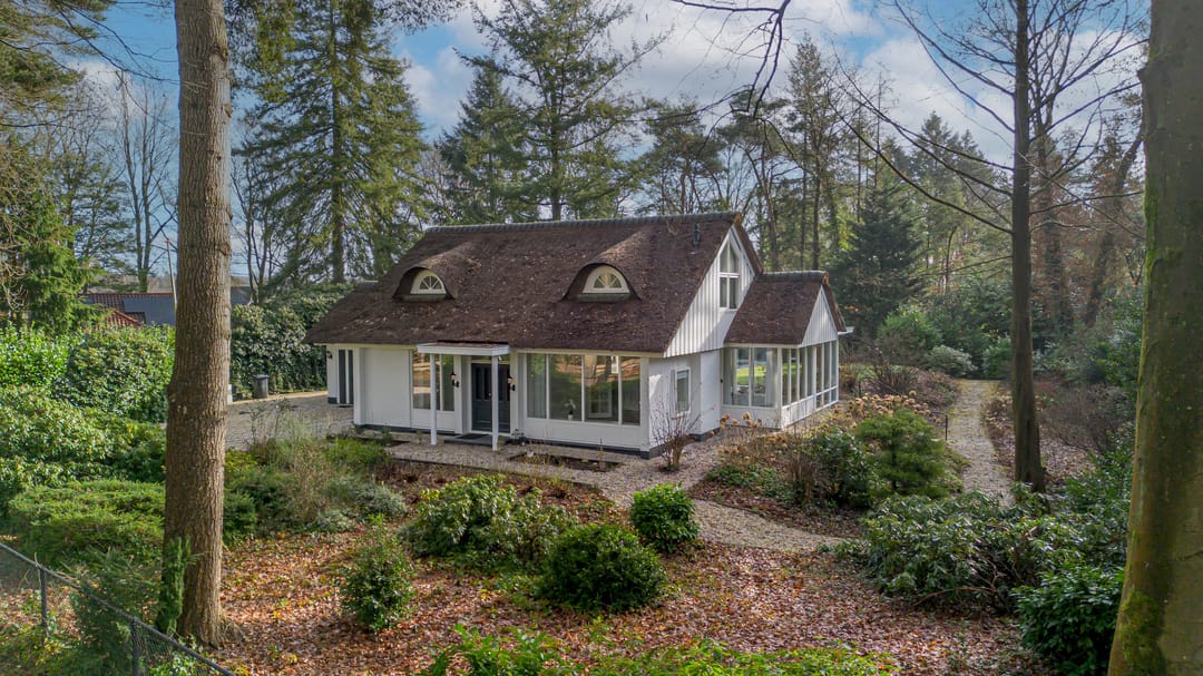 Spacious detached villa with heated swimming pool on large private plot in Heerde — 46