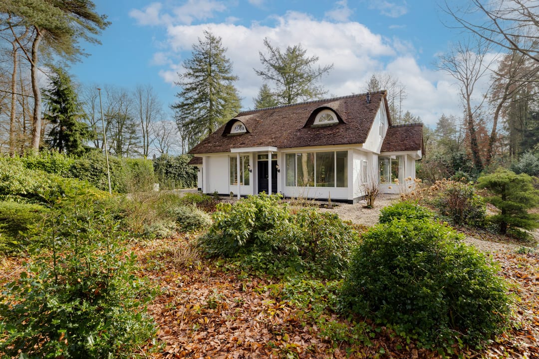 Spacious detached villa with heated swimming pool on large private plot in Heerde — 47