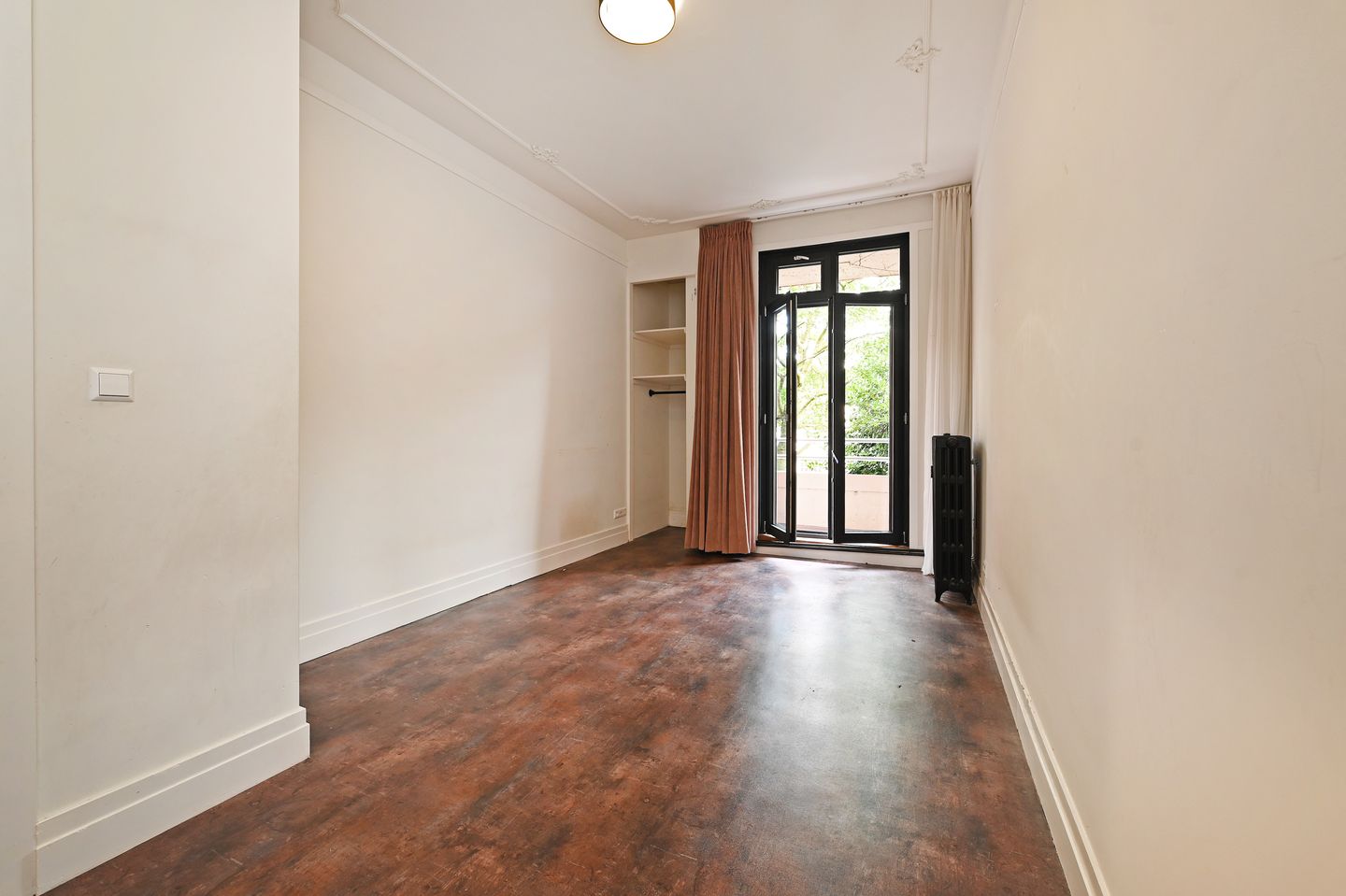 Stylish 3-Bedroom Apartment with Parking near Van Stolkpark — 16
