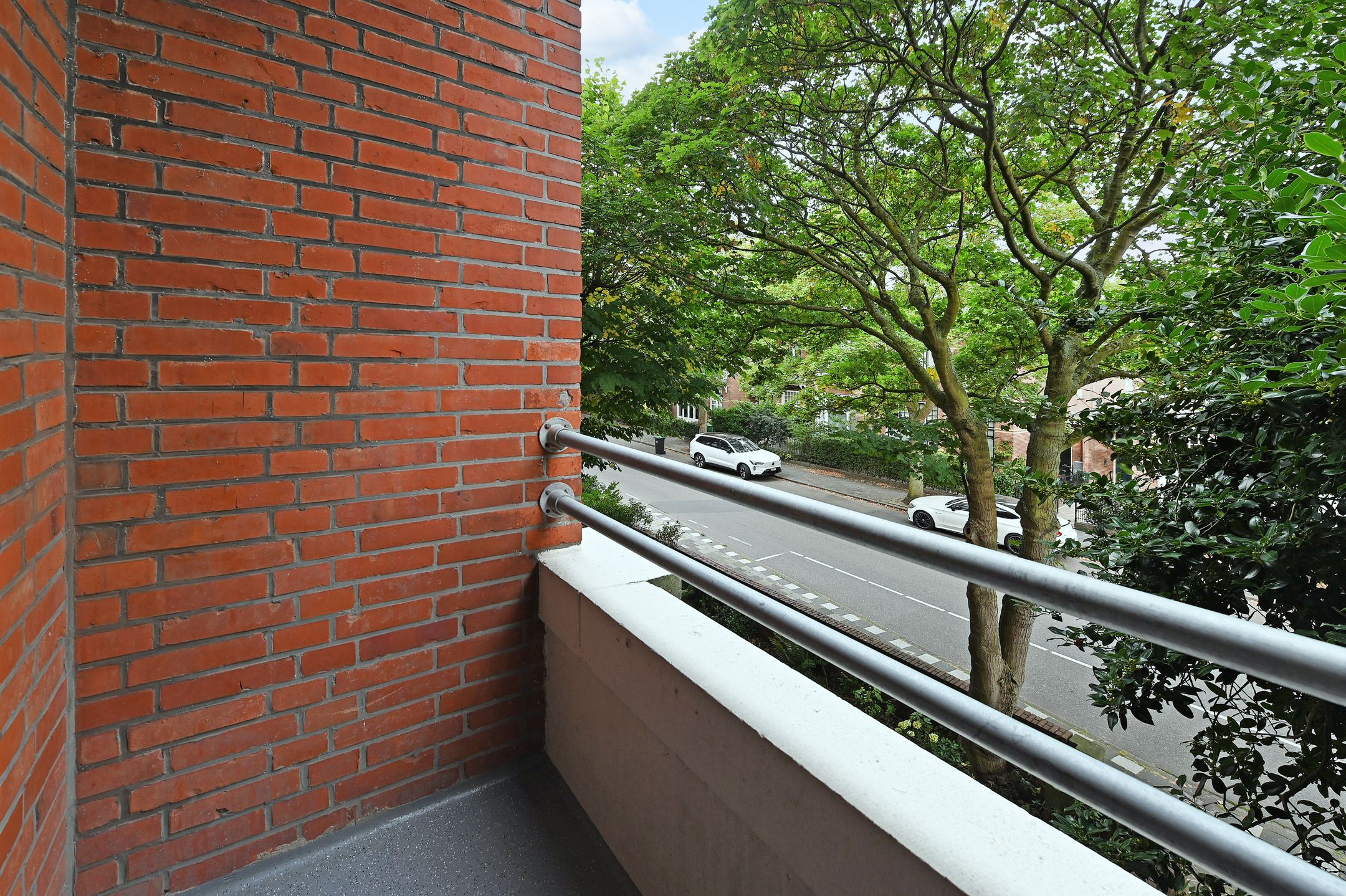 Stylish 3-Bedroom Apartment with Parking near Van Stolkpark — 18