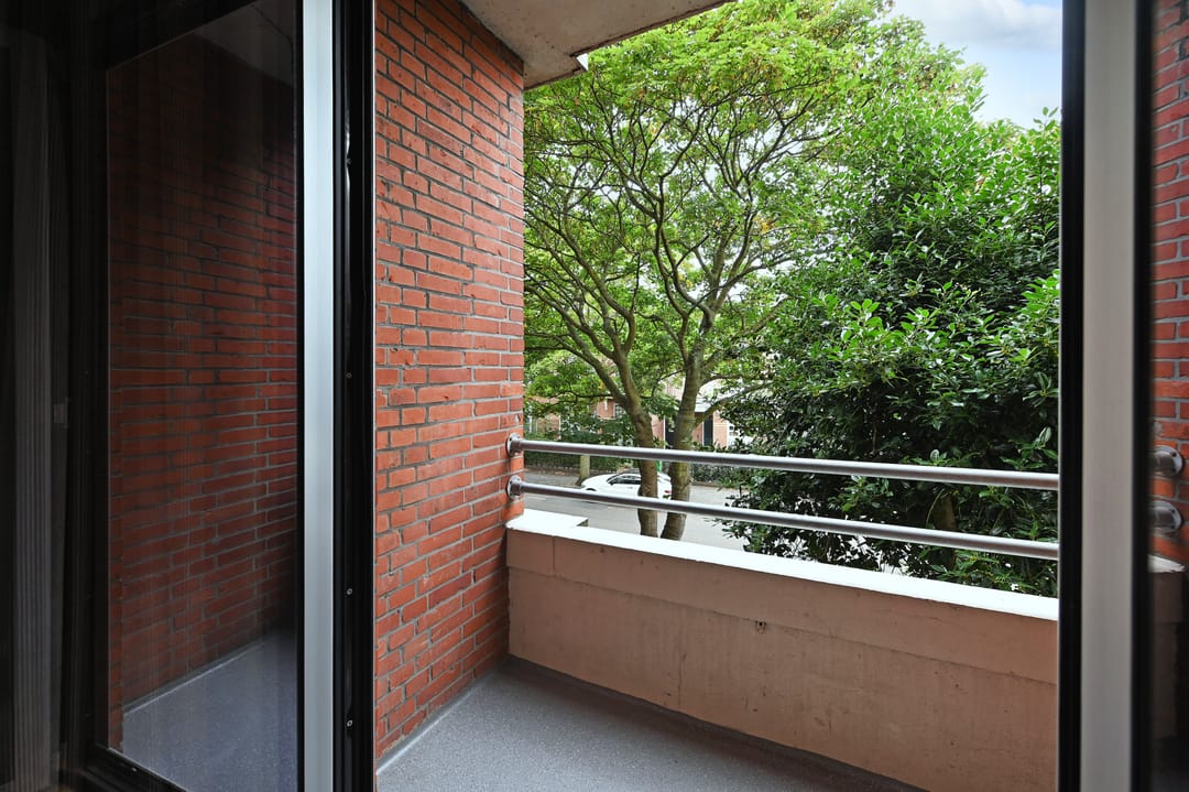 Stylish 3-Bedroom Apartment with Parking near Van Stolkpark — 20