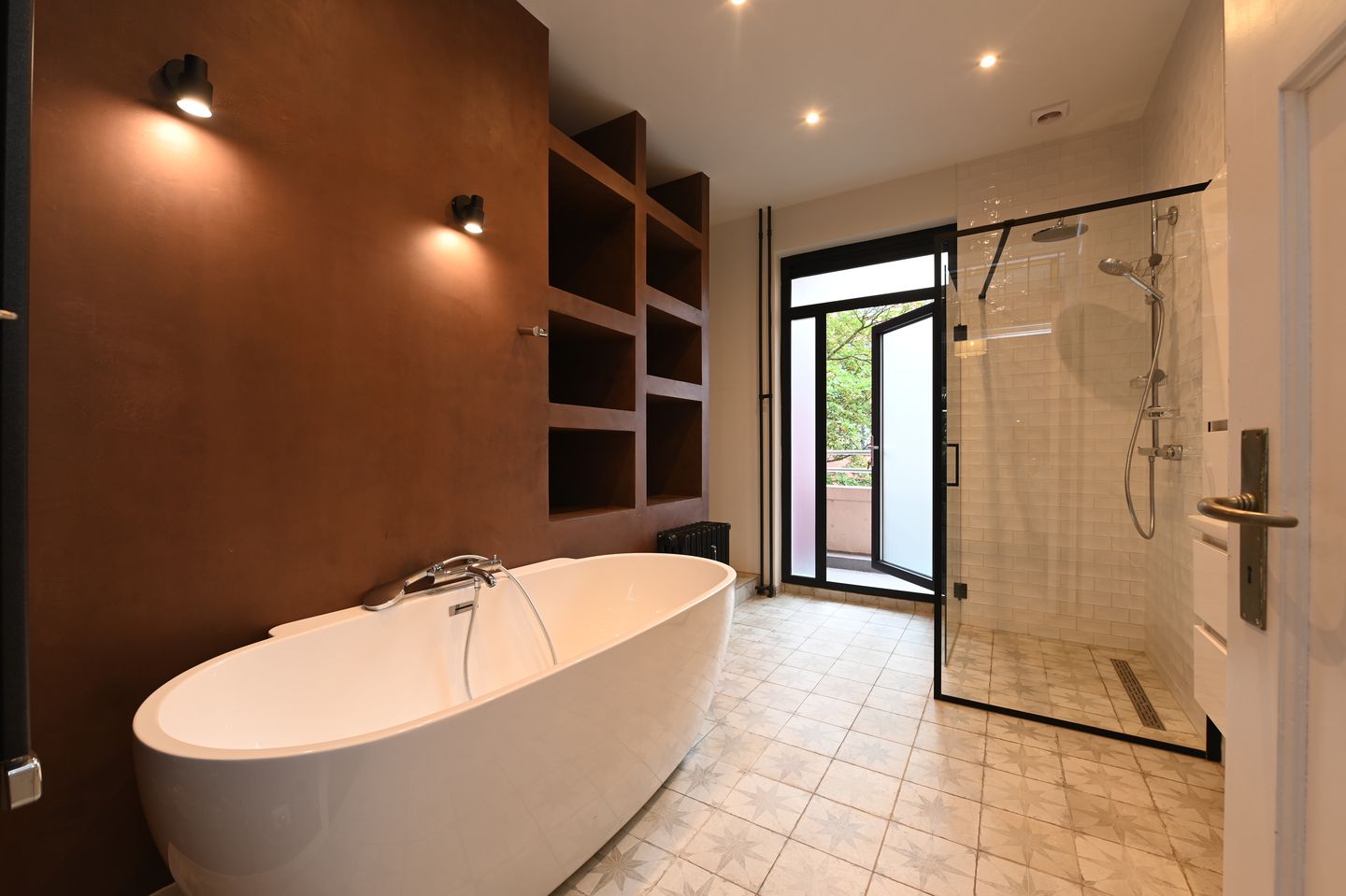 Stylish 3-Bedroom Apartment with Parking near Van Stolkpark — 21