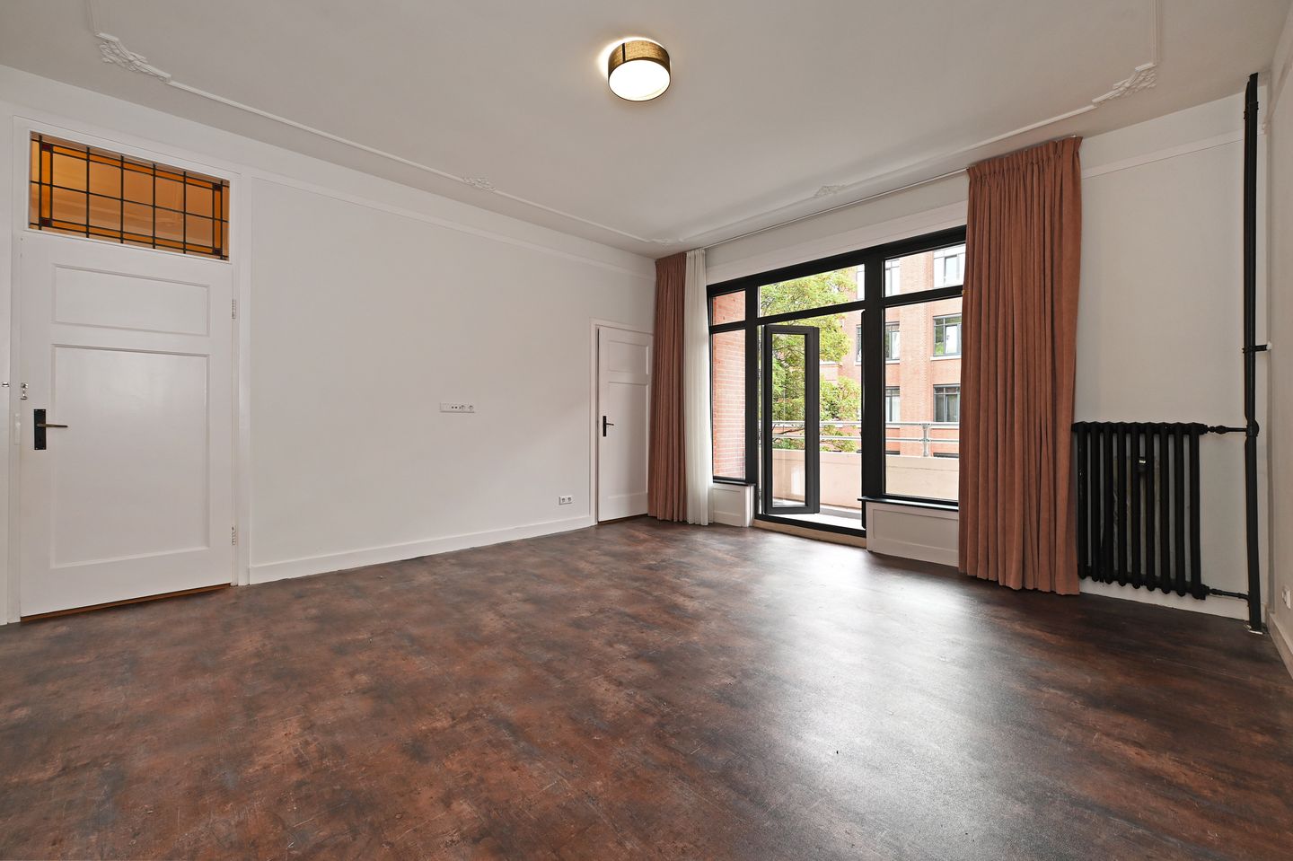 Stylish 3-Bedroom Apartment with Parking near Van Stolkpark — 30