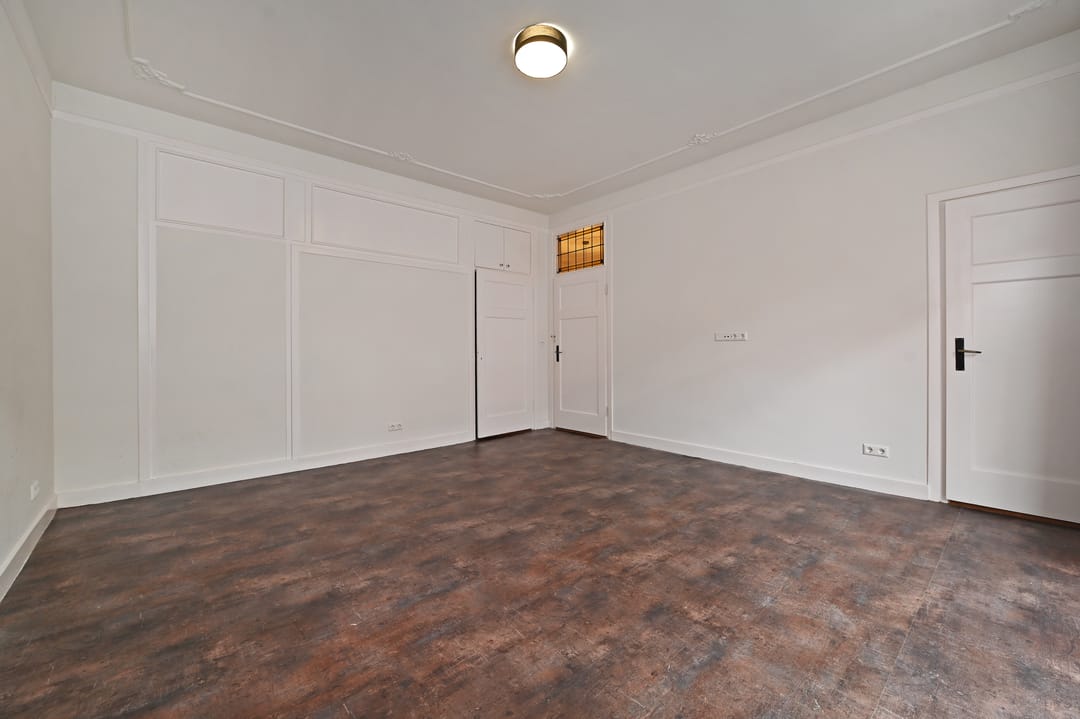 Stylish 3-Bedroom Apartment with Parking near Van Stolkpark — 34