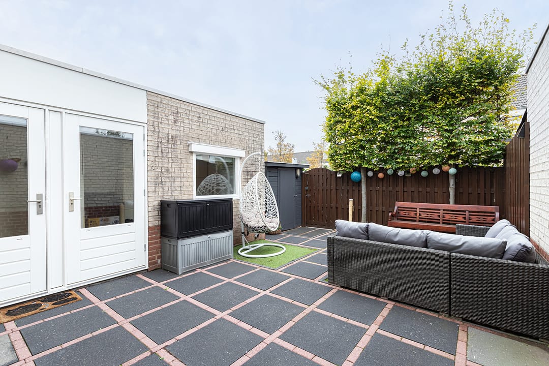 Modern Family Home with Rooftop Terrace — 26