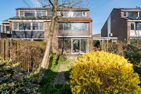 Helmhof 32 secondary image